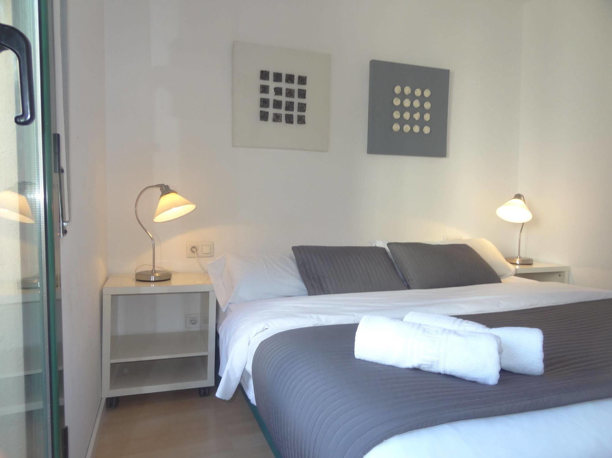 Plaza Catalunya City Center Apartments Barcelona Exterior photo